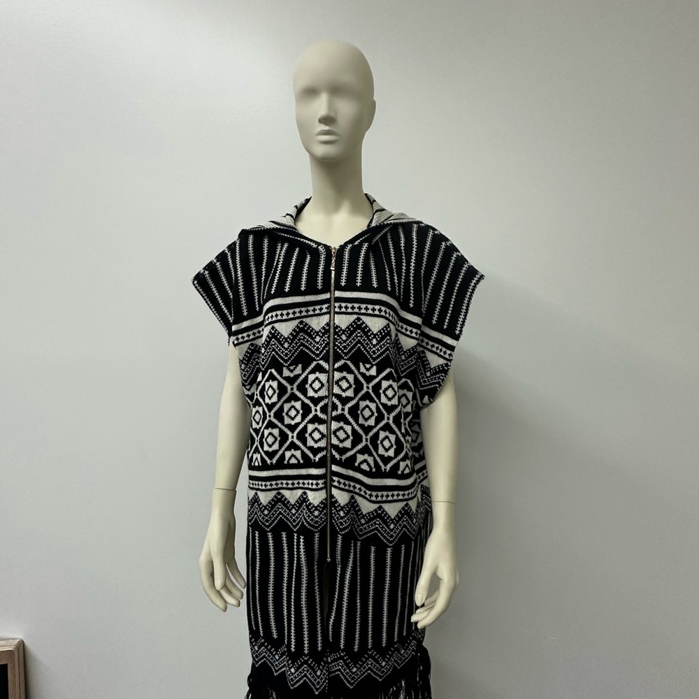 Hazel Anthropologie Black and White Knit Zip Up Poncho